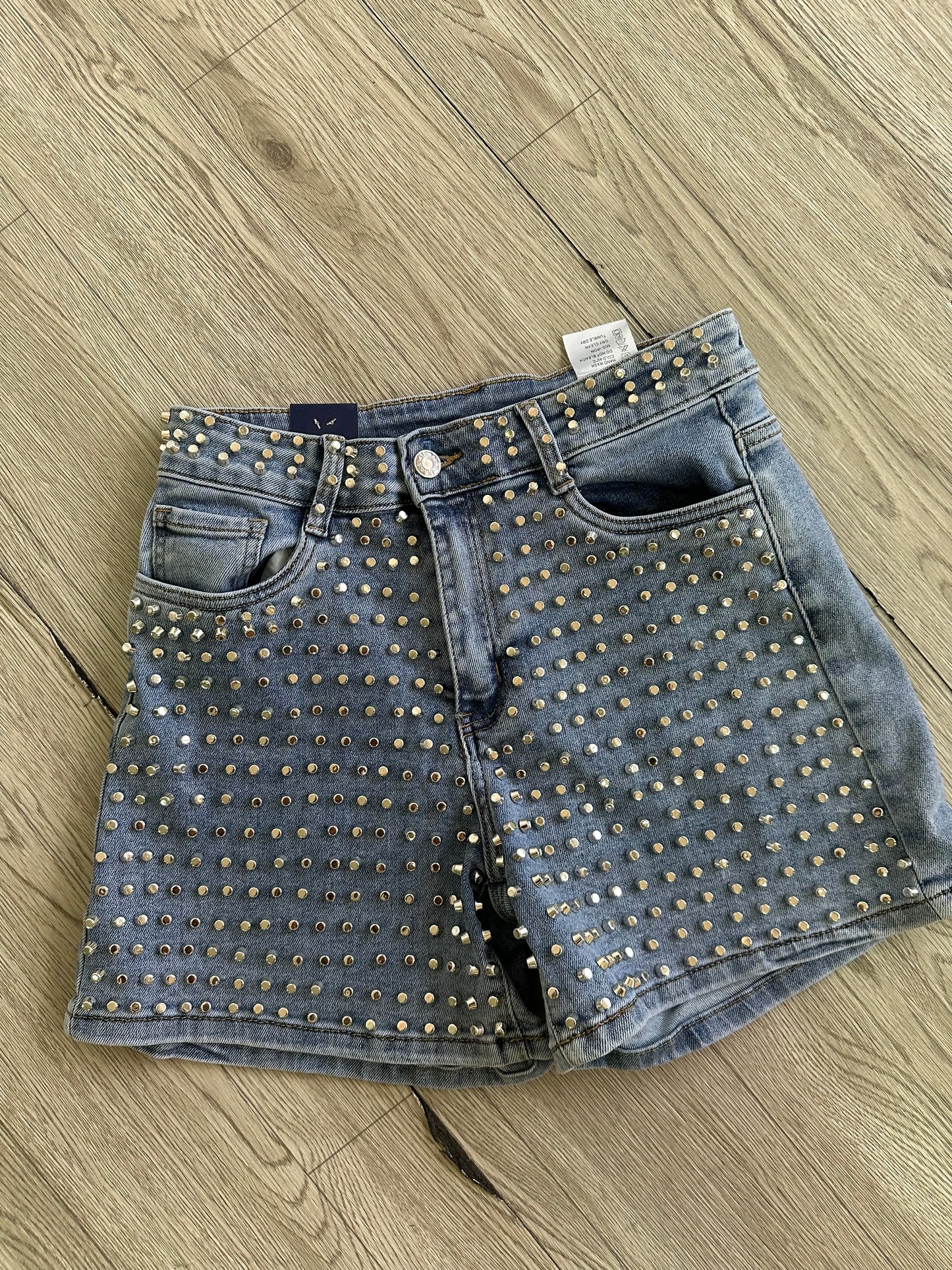 PANTALONCINO CON BORCHIE