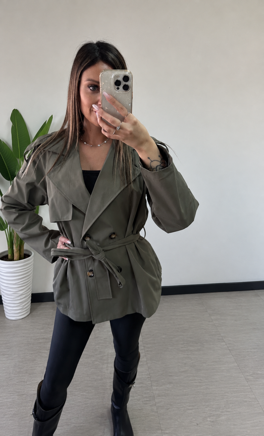 Trench corto verde militare