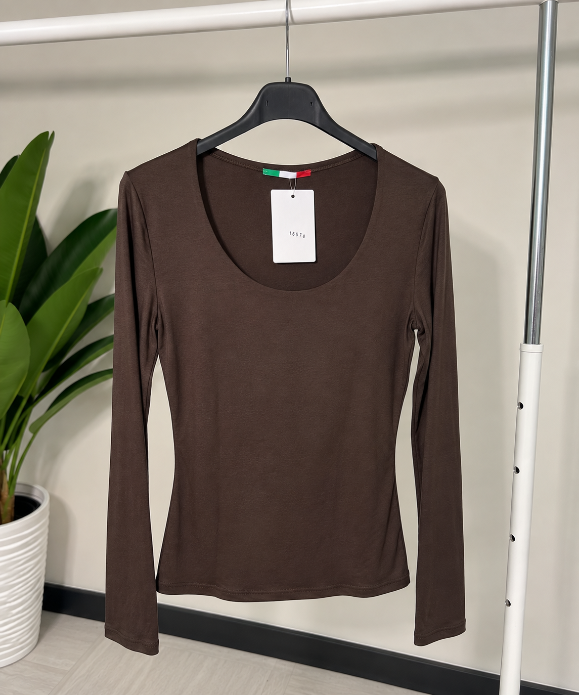 Maglia basic con scollo tondo