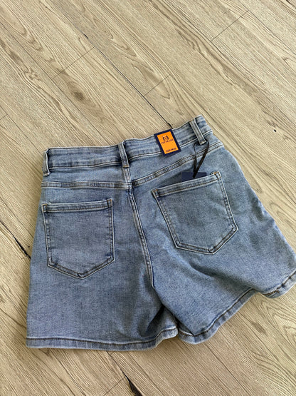 PANTALONCINO CON BORCHIE
