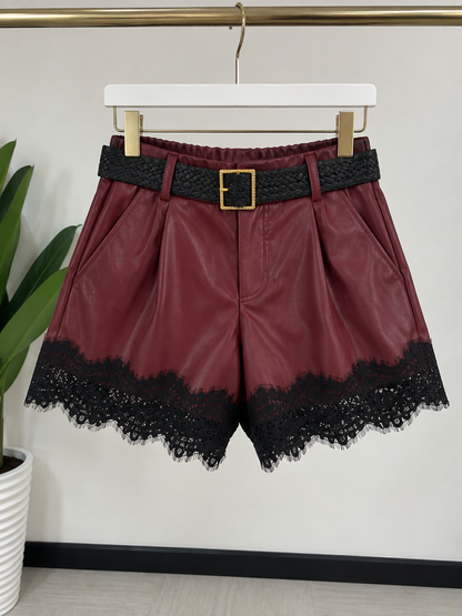 Shorts in ecopelle bordeaux con pizzo